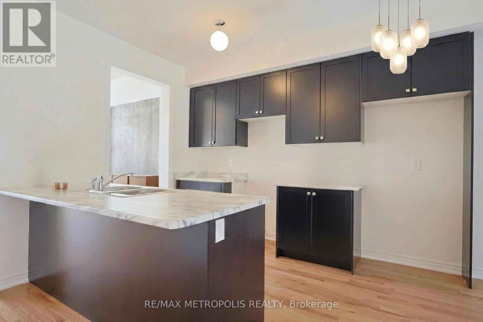 2944 Peter Matthews Drive, Pickering, Ontario  L1V 2P8 - Photo 3 - E12841688