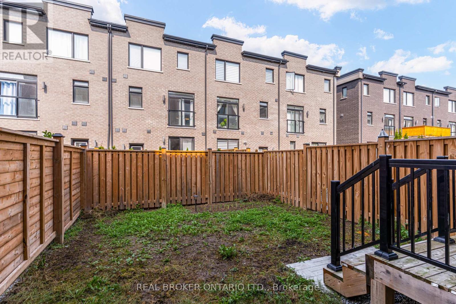 1371 Gull Crossing, Pickering, Ontario  L1W 1R8 - Photo 39 - E12841720