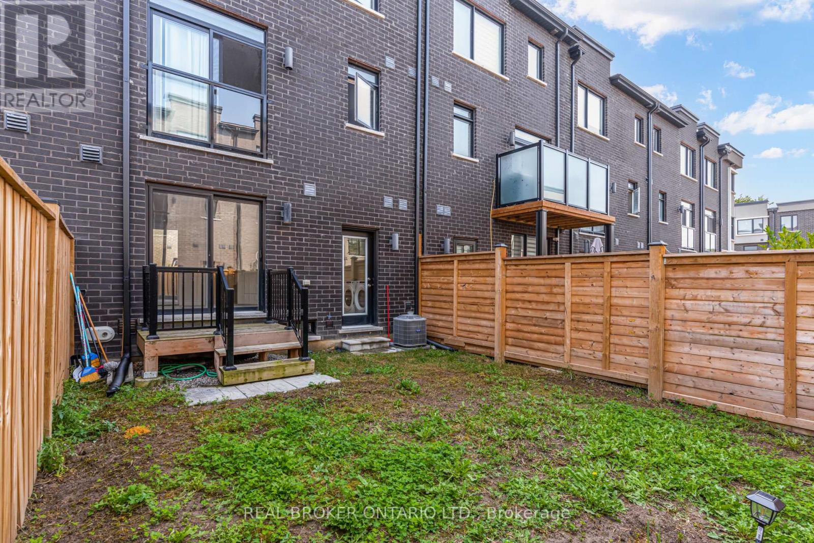 1371 Gull Crossing, Pickering, Ontario  L1W 1R8 - Photo 40 - E12841720