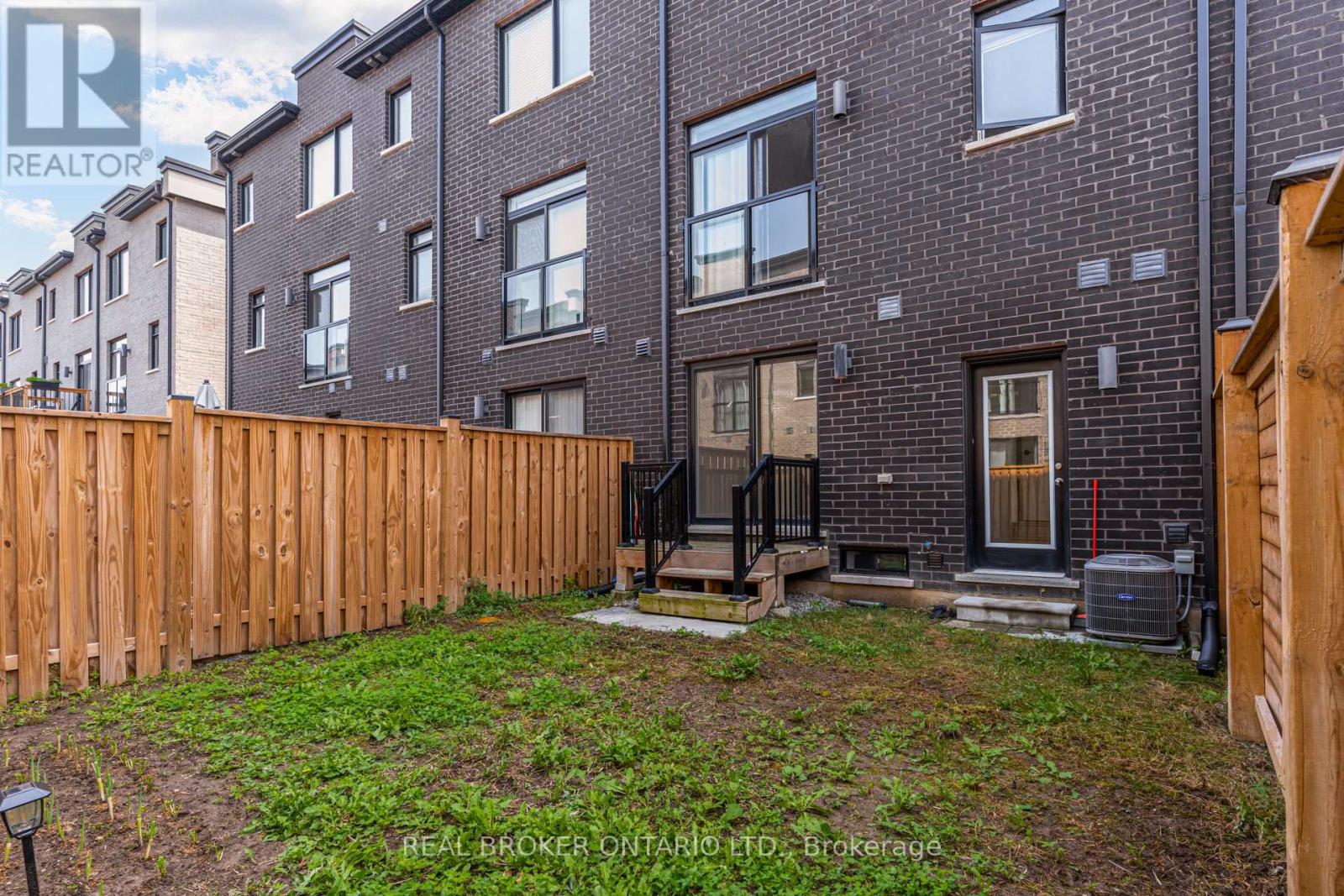 1371 Gull Crossing, Pickering, Ontario  L1W 1R8 - Photo 41 - E12841720