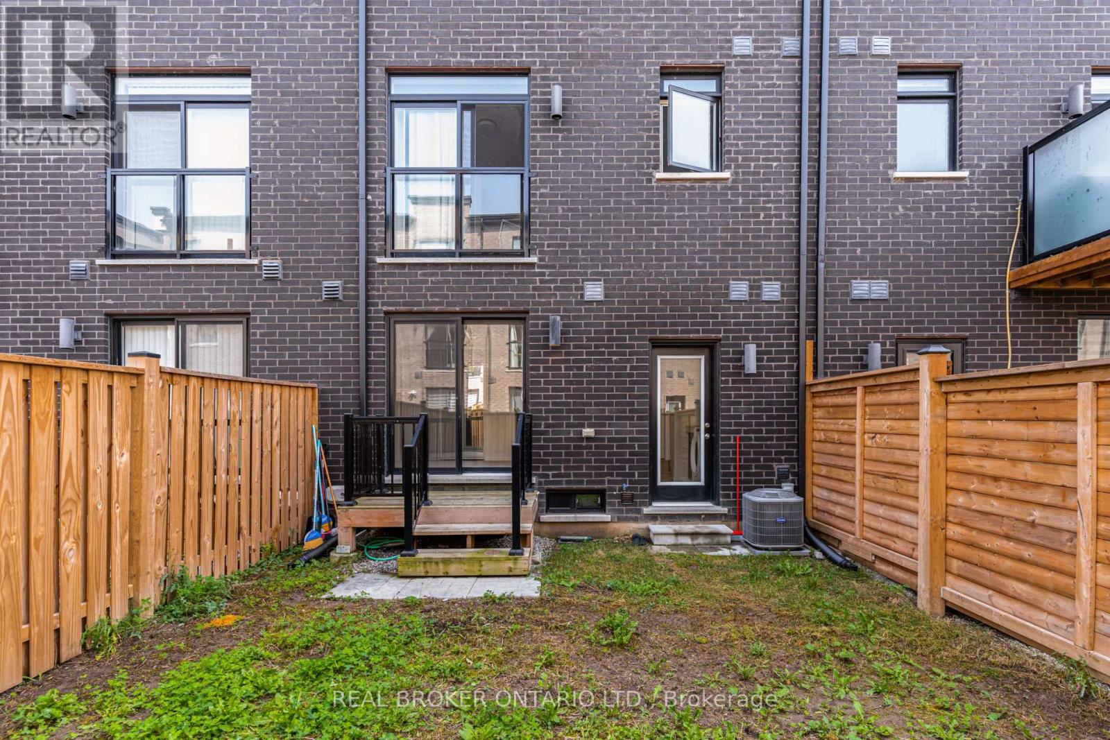 1371 Gull Crossing, Pickering, Ontario  L1W 1R8 - Photo 42 - E12841720