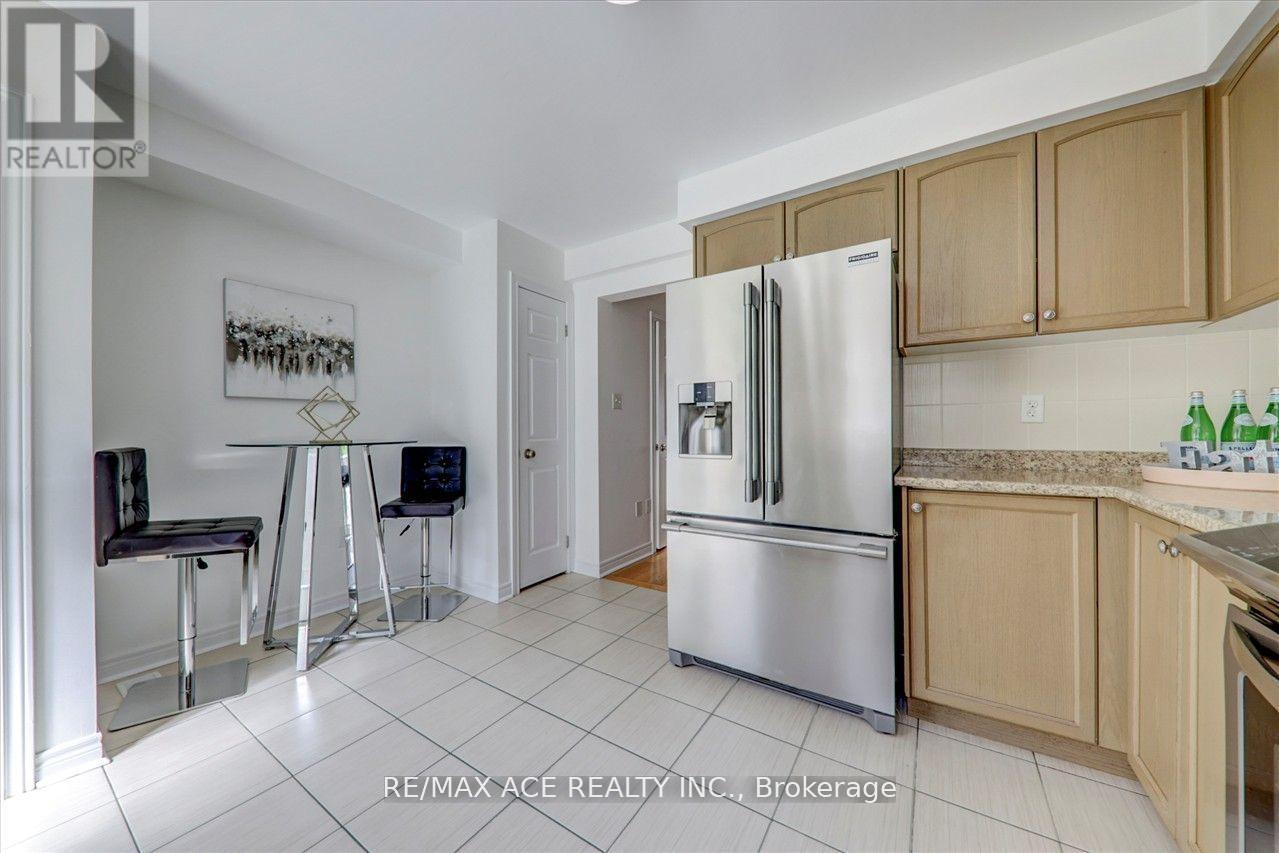 43 Kawneer Terrace, Toronto, Ontario  M1P 0C2 - Photo 14 - E12841746