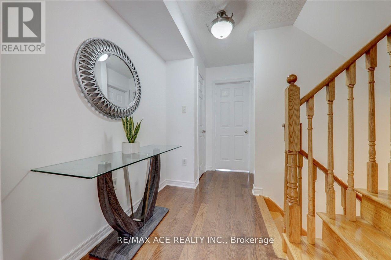 43 Kawneer Terrace, Toronto, Ontario  M1P 0C2 - Photo 15 - E12841746