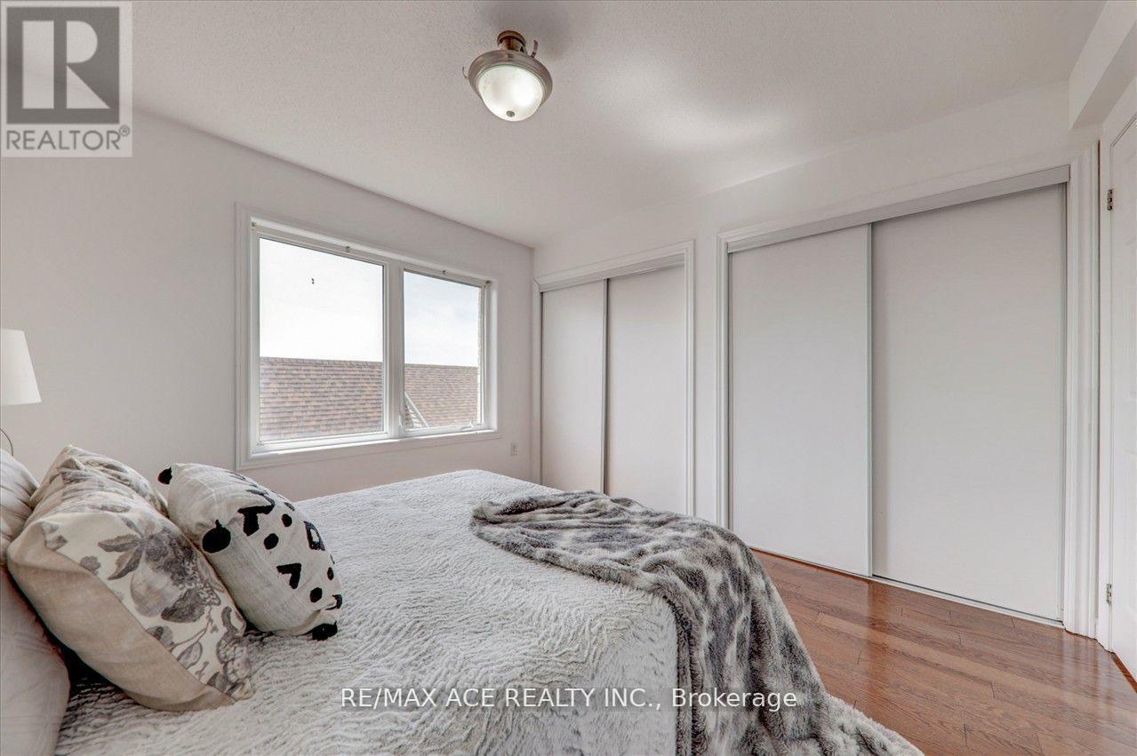 43 Kawneer Terrace, Toronto, Ontario  M1P 0C2 - Photo 24 - E12841746