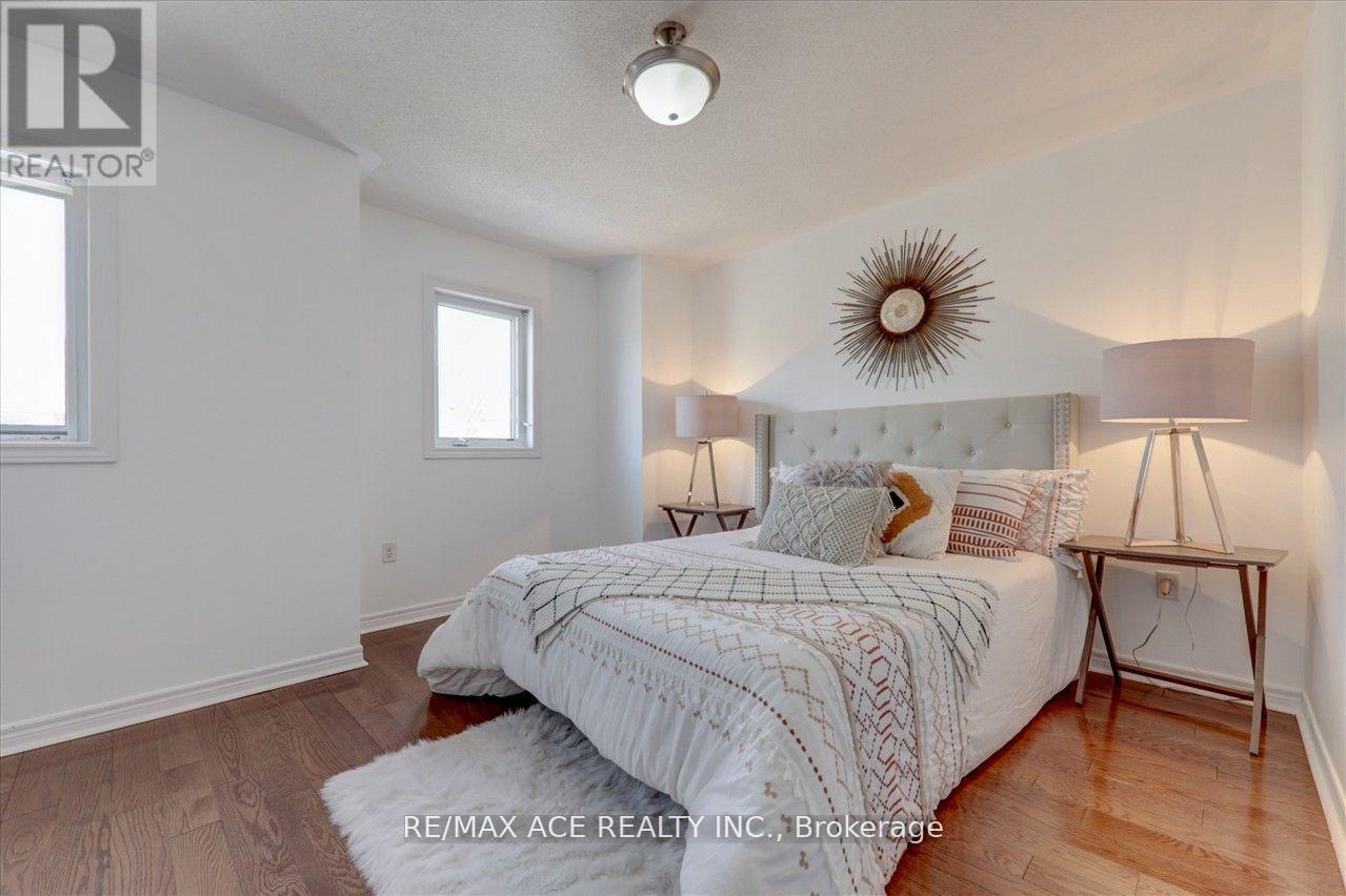 43 Kawneer Terrace, Toronto, Ontario  M1P 0C2 - Photo 27 - E12841746