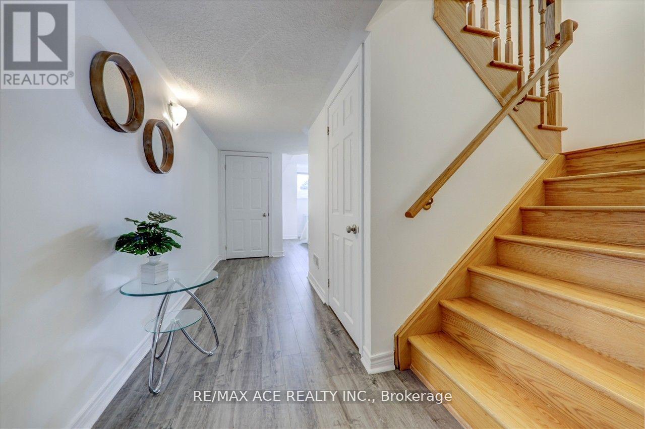 43 Kawneer Terrace, Toronto, Ontario  M1P 0C2 - Photo 30 - E12841746