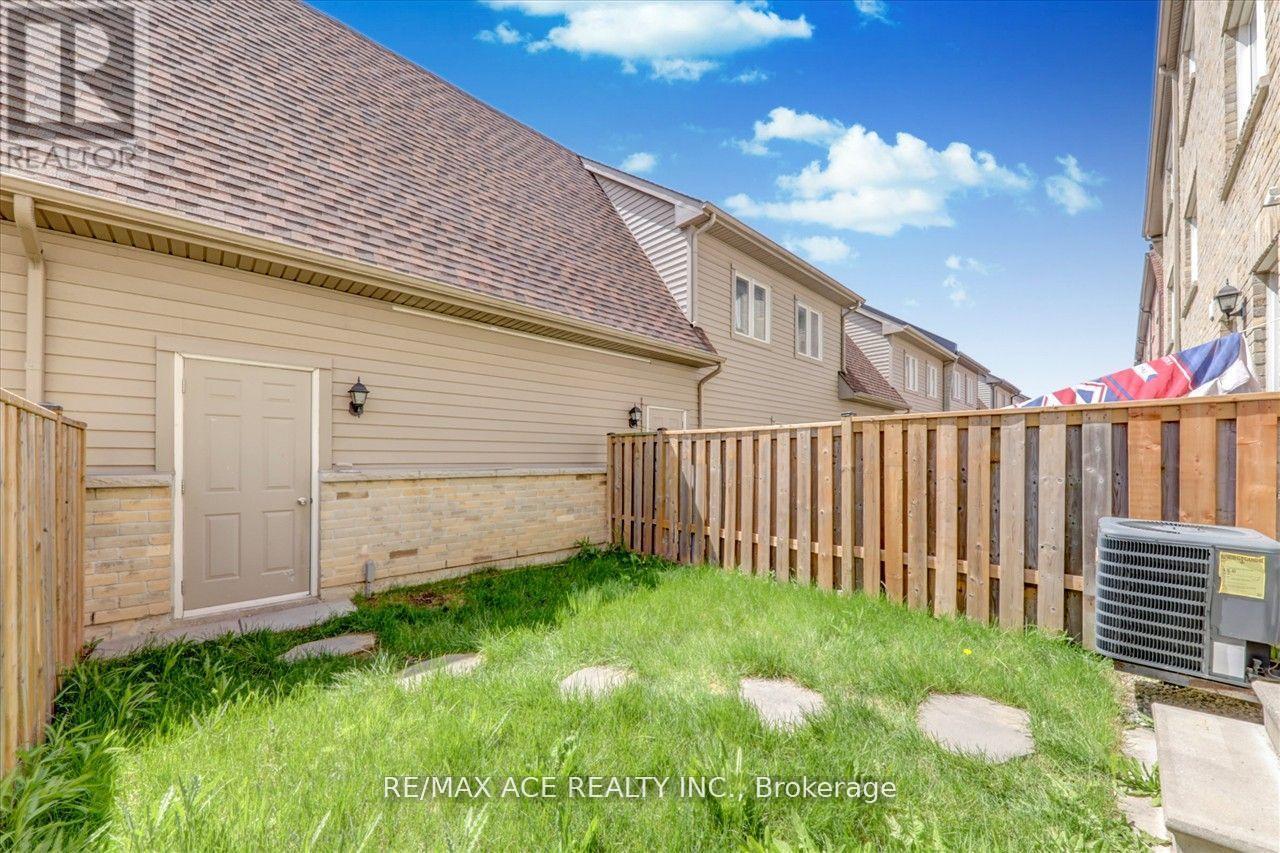 43 Kawneer Terrace, Toronto, Ontario  M1P 0C2 - Photo 35 - E12841746