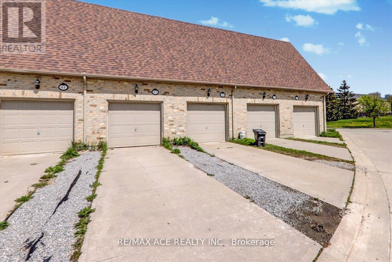 43 Kawneer Terrace, Toronto, Ontario  M1P 0C2 - Photo 37 - E12841746