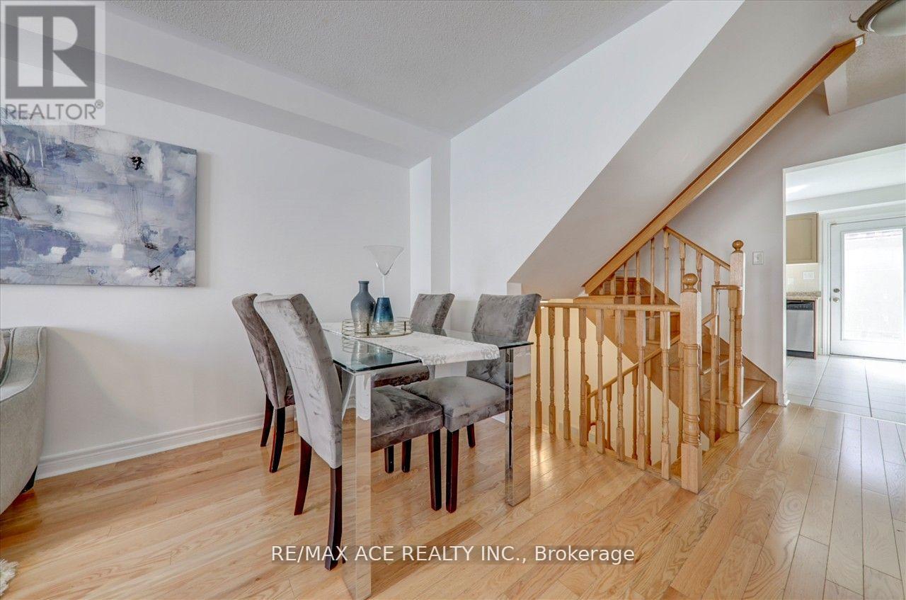 43 Kawneer Terrace, Toronto, Ontario  M1P 0C2 - Photo 9 - E12841746