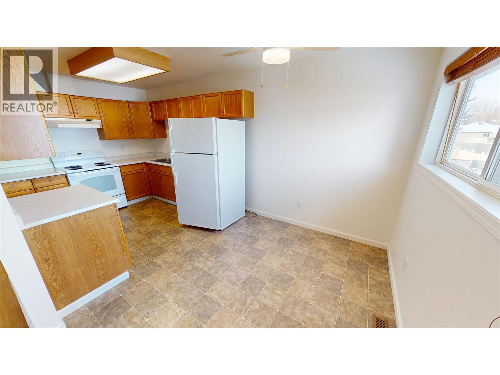 2504 12th Street N Unit# 4, Cranbrook, British Columbia  V1C 6K7 - Photo 6 - 10377823