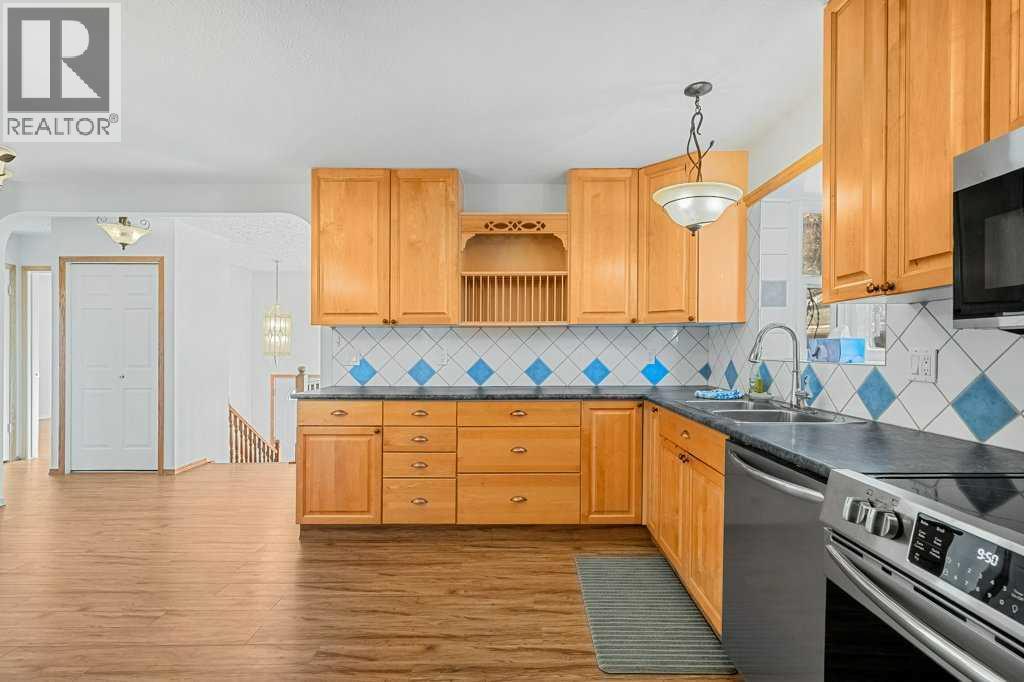 36 Doverthorn Place Se, Calgary, Alberta  T2B 2B8 - Photo 11 - A2287627