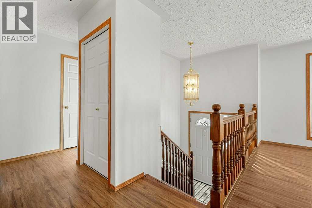 36 Doverthorn Place Se, Calgary, Alberta  T2B 2B8 - Photo 14 - A2287627