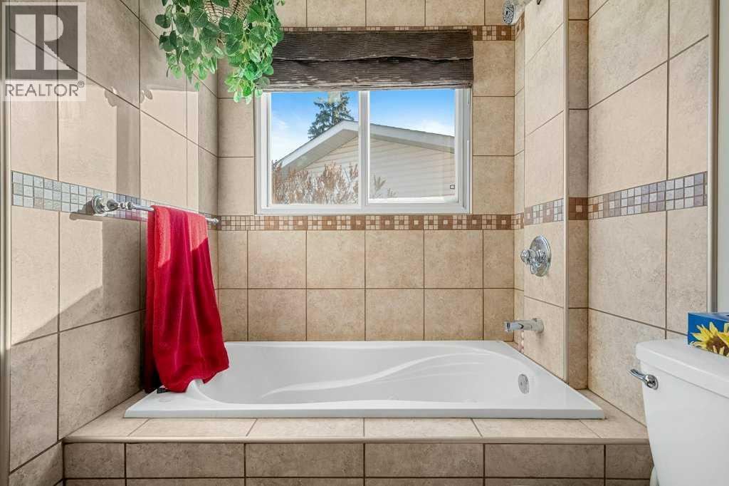 36 Doverthorn Place Se, Calgary, Alberta  T2B 2B8 - Photo 19 - A2287627