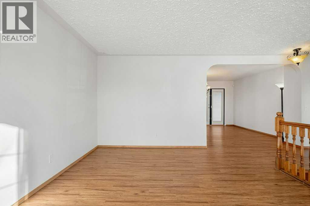 36 Doverthorn Place Se, Calgary, Alberta  T2B 2B8 - Photo 6 - A2287627