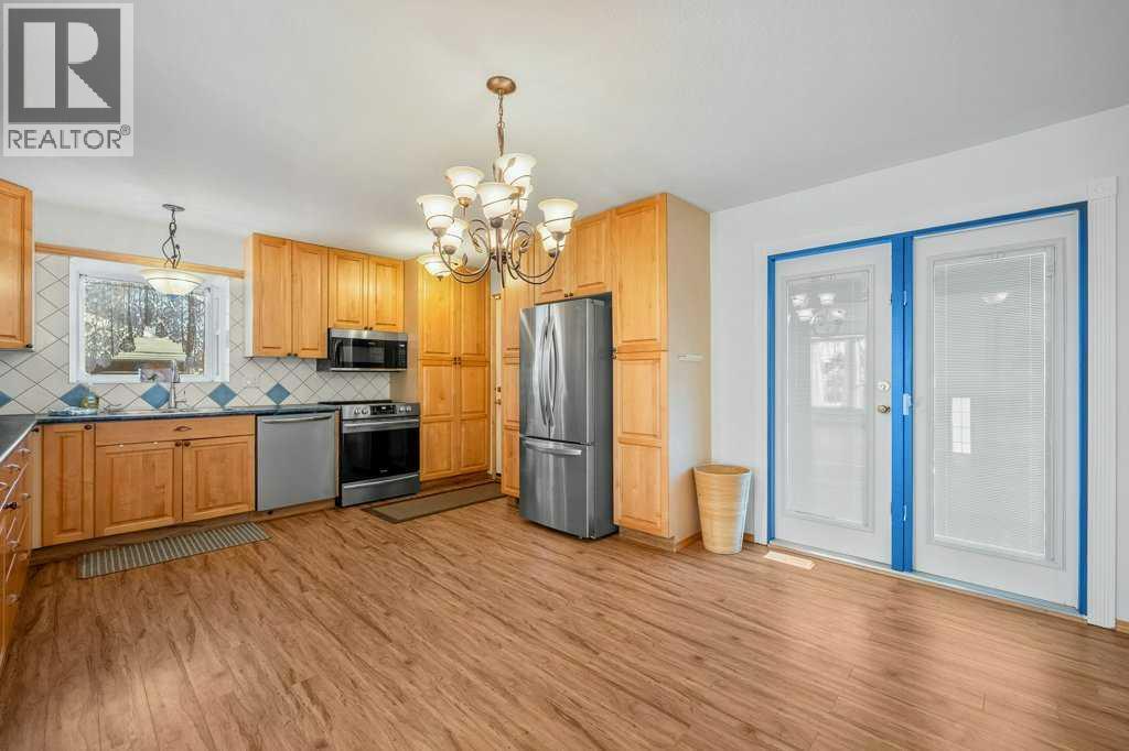 36 Doverthorn Place Se, Calgary, Alberta  T2B 2B8 - Photo 8 - A2287627