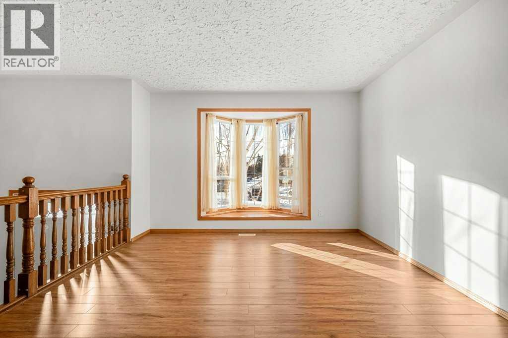 36 Doverthorn Place Se, Calgary, Alberta  T2B 2B8 - Photo 4 - A2287627