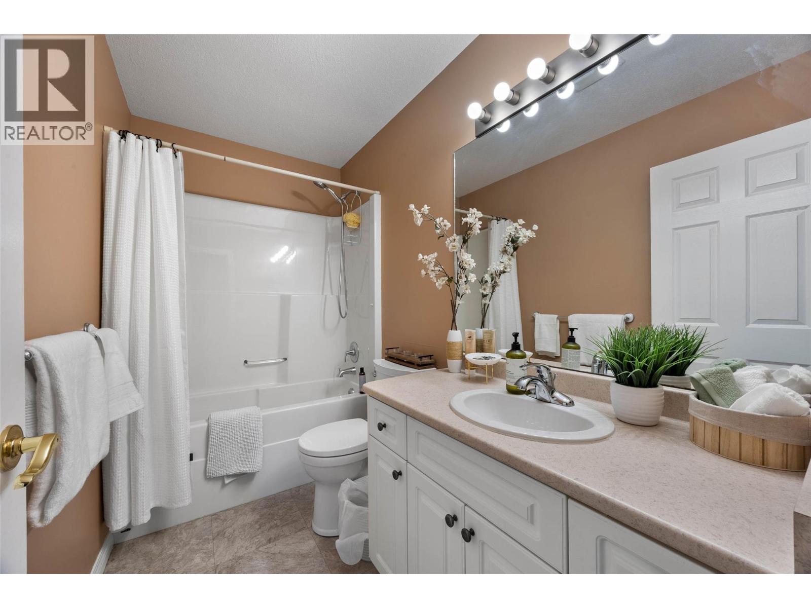 2452 Abbeyglen Way, Kamloops, British Columbia  V1S 1A5 - Photo 17 - 10377917