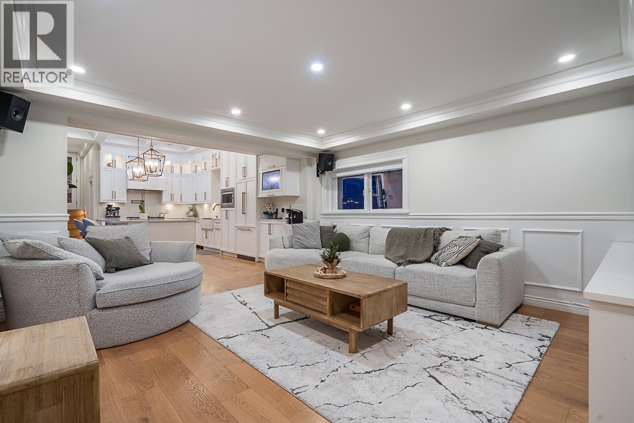 1407 Sixth Avenue, New Westminster, British Columbia  V3M 2C5 - Photo 3 - R3095546