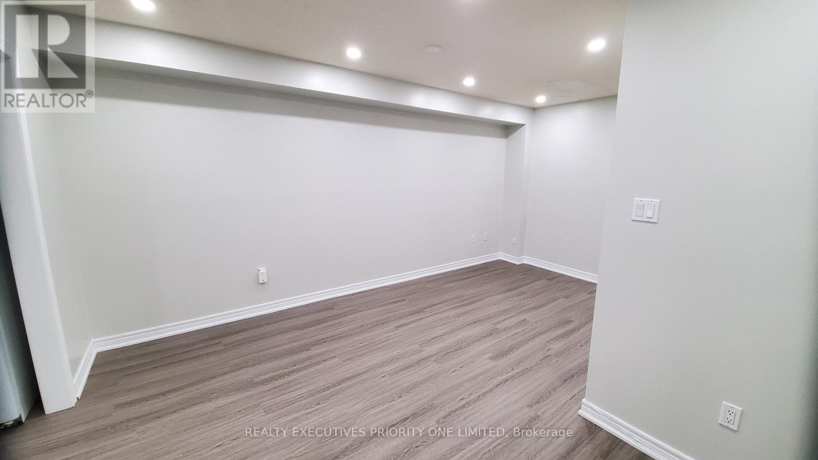 MAIN FLOOR - 18 ED QUIGG WAY, Vaughan, Ontario