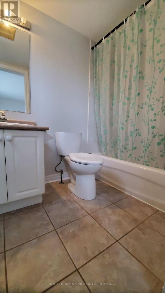 Main Floor - 18 Ed Quigg Way, Vaughan, Ontario  L4H 2S2 - Photo 10 - N12841698