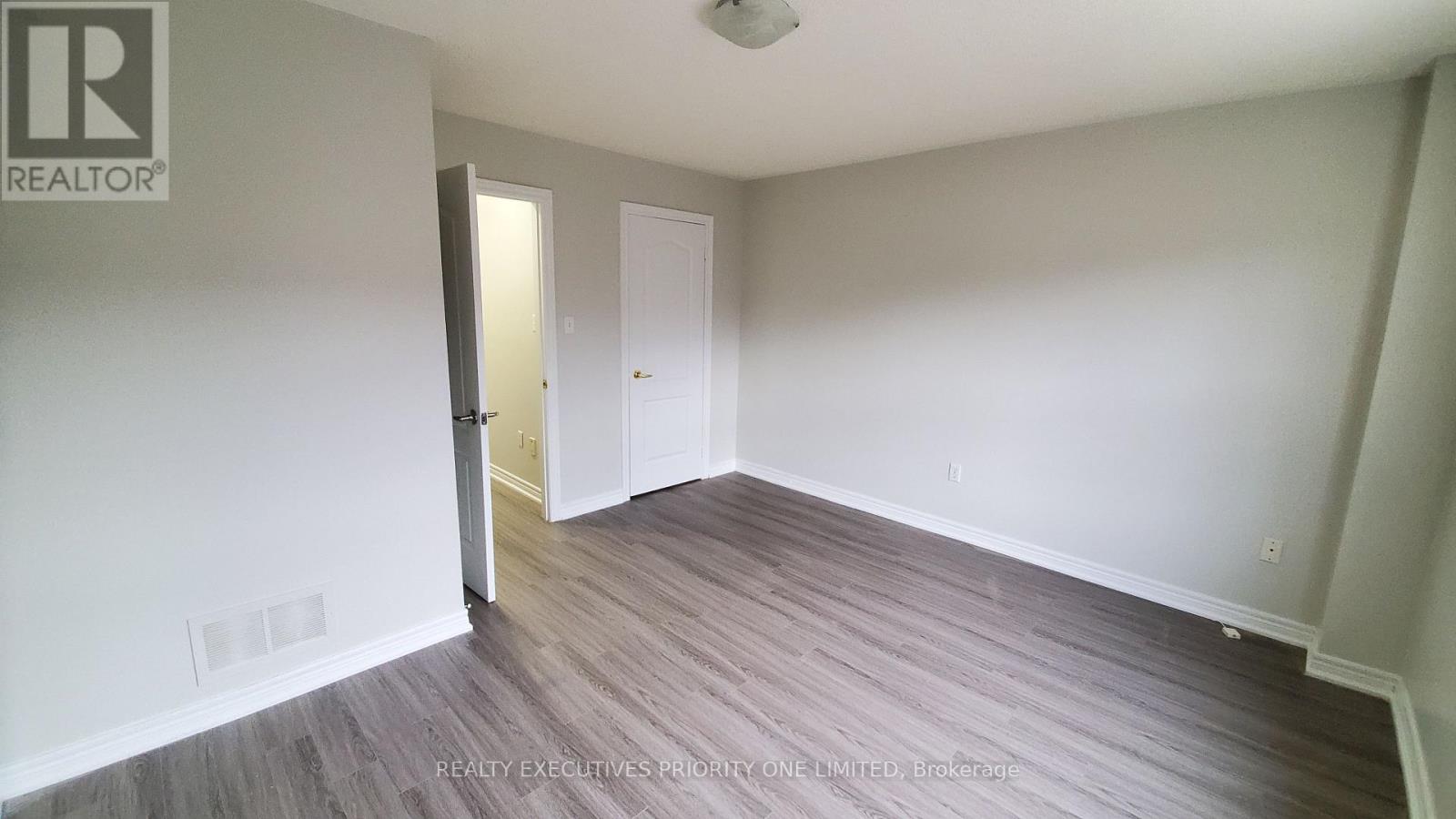 Main Floor - 18 Ed Quigg Way, Vaughan, Ontario  L4H 2S2 - Photo 11 - N12841698