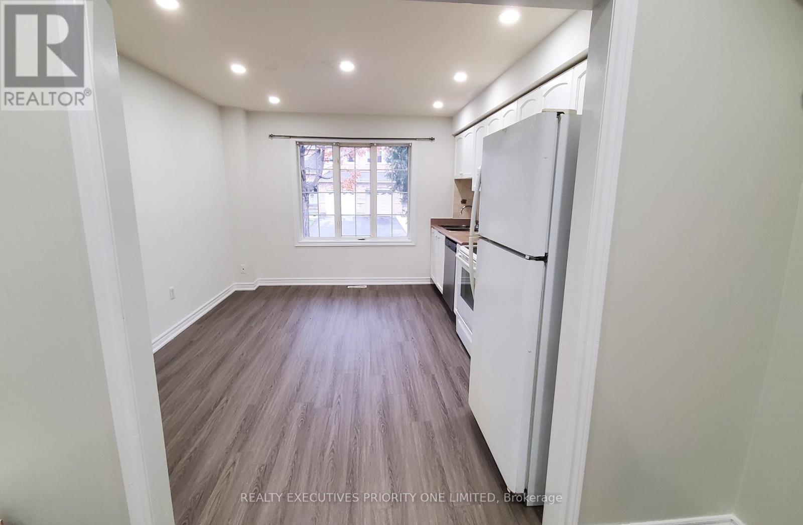 Main Floor - 18 Ed Quigg Way, Vaughan, Ontario  L4H 2S2 - Photo 3 - N12841698