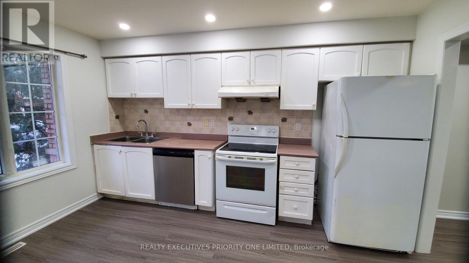 Main Floor - 18 Ed Quigg Way, Vaughan, Ontario  L4H 2S2 - Photo 4 - N12841698