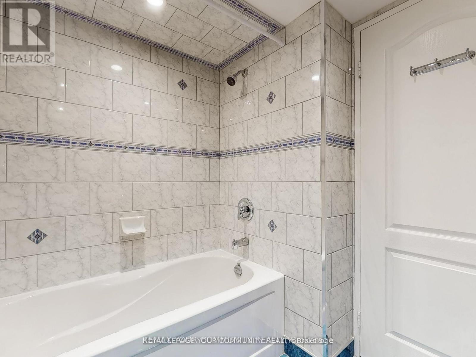 324 - 32 Clarissa Drive, Richmond Hill, Ontario  L4C 9R7 - Photo 20 - N12841712