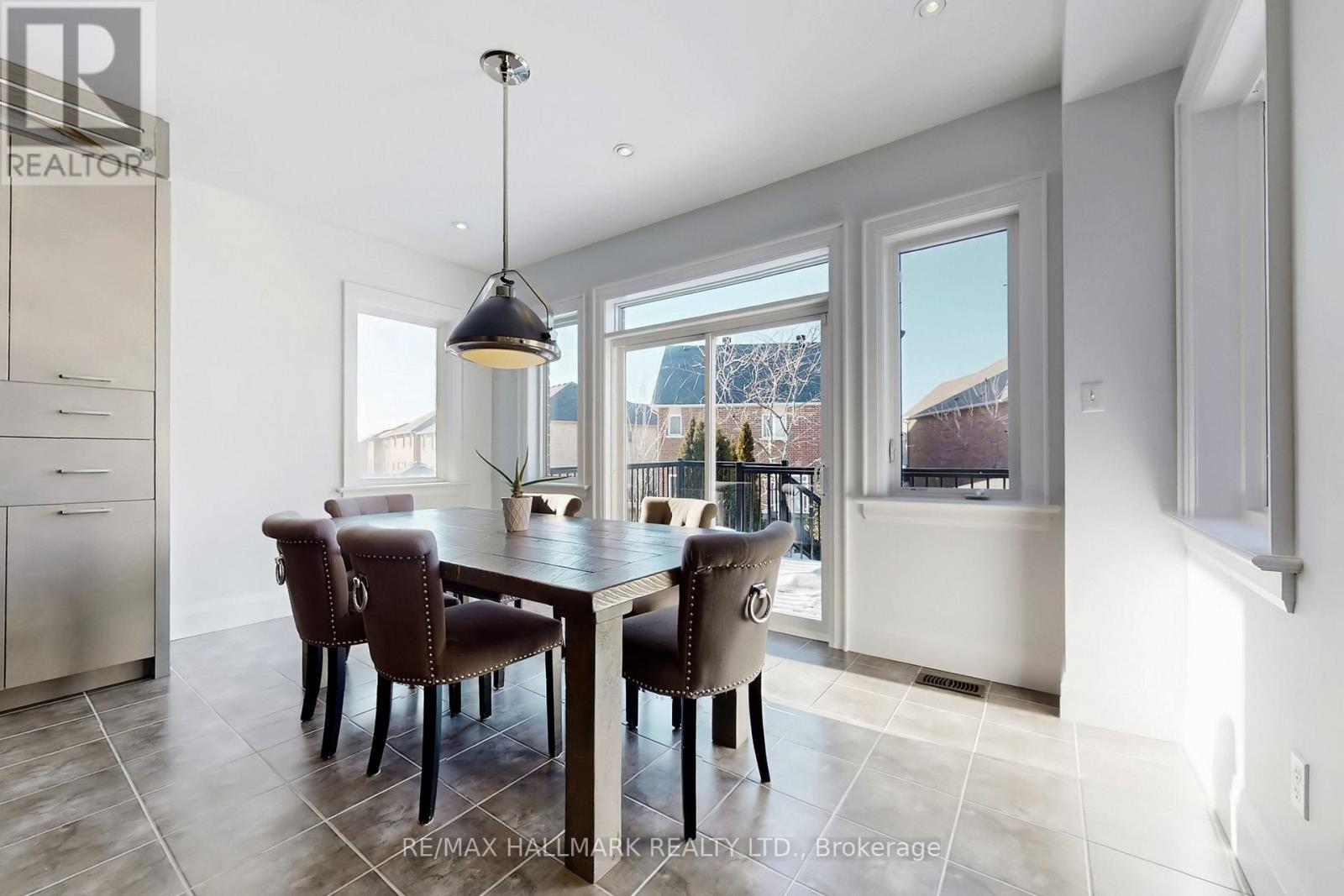 1135 Cenotaph Boulevard, Newmarket, Ontario  L3X 0A7 - Photo 12 - N12841760