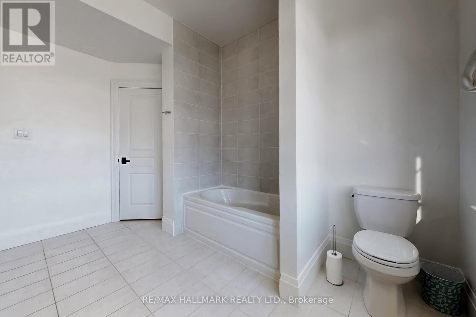 1135 Cenotaph Boulevard, Newmarket, Ontario  L3X 0A7 - Photo 27 - N12841760