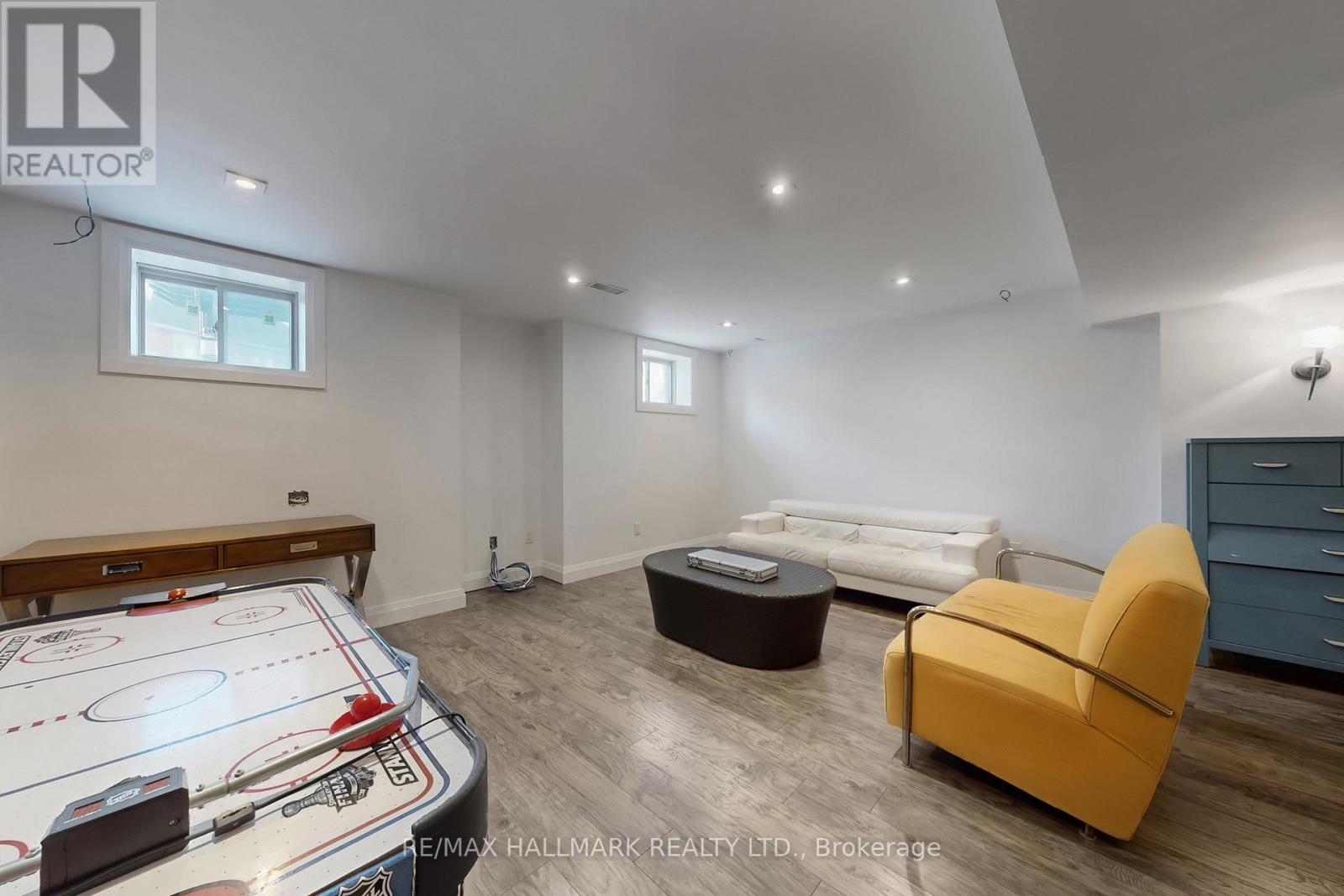 1135 Cenotaph Boulevard, Newmarket, Ontario  L3X 0A7 - Photo 32 - N12841760