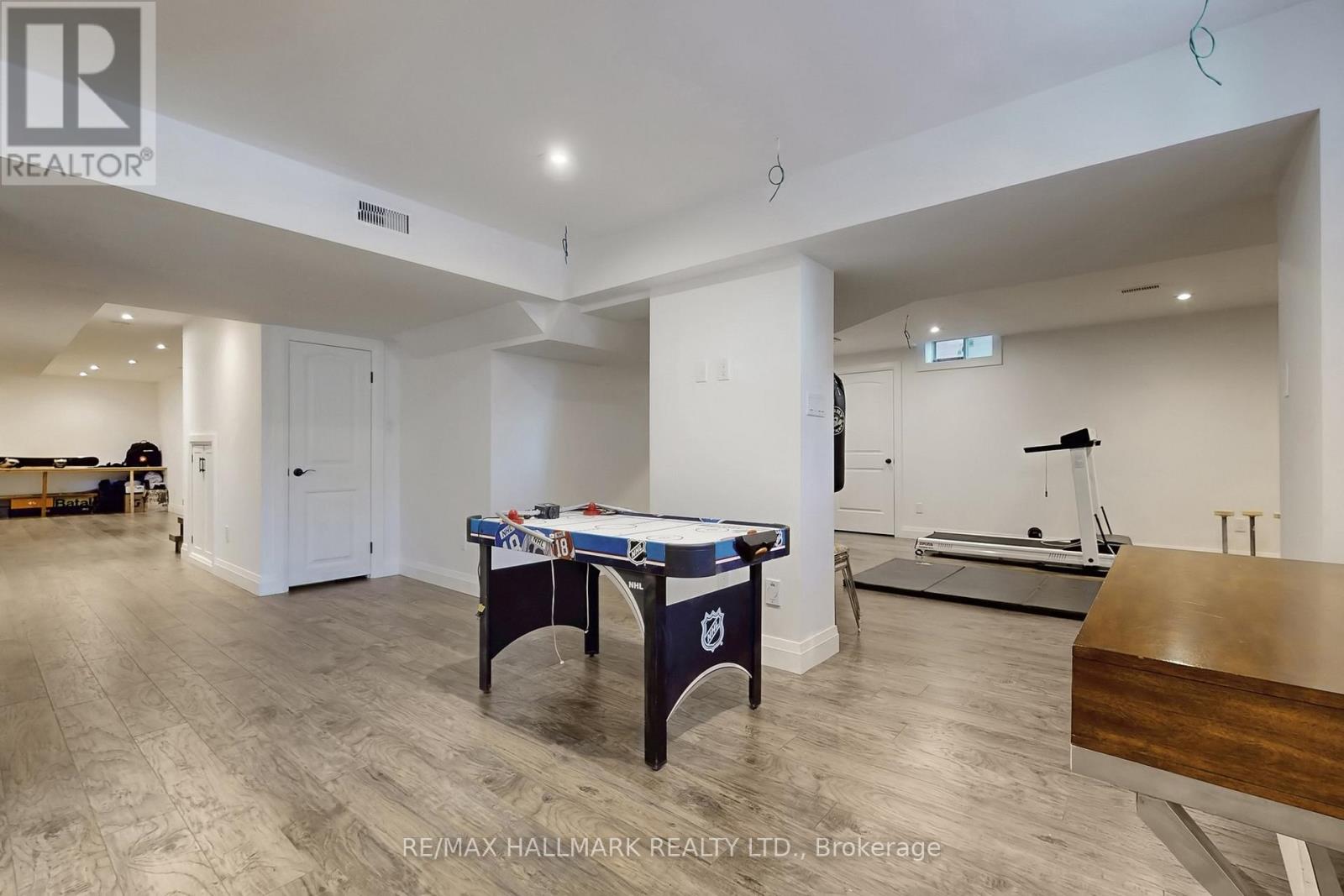 1135 Cenotaph Boulevard, Newmarket, Ontario  L3X 0A7 - Photo 34 - N12841760