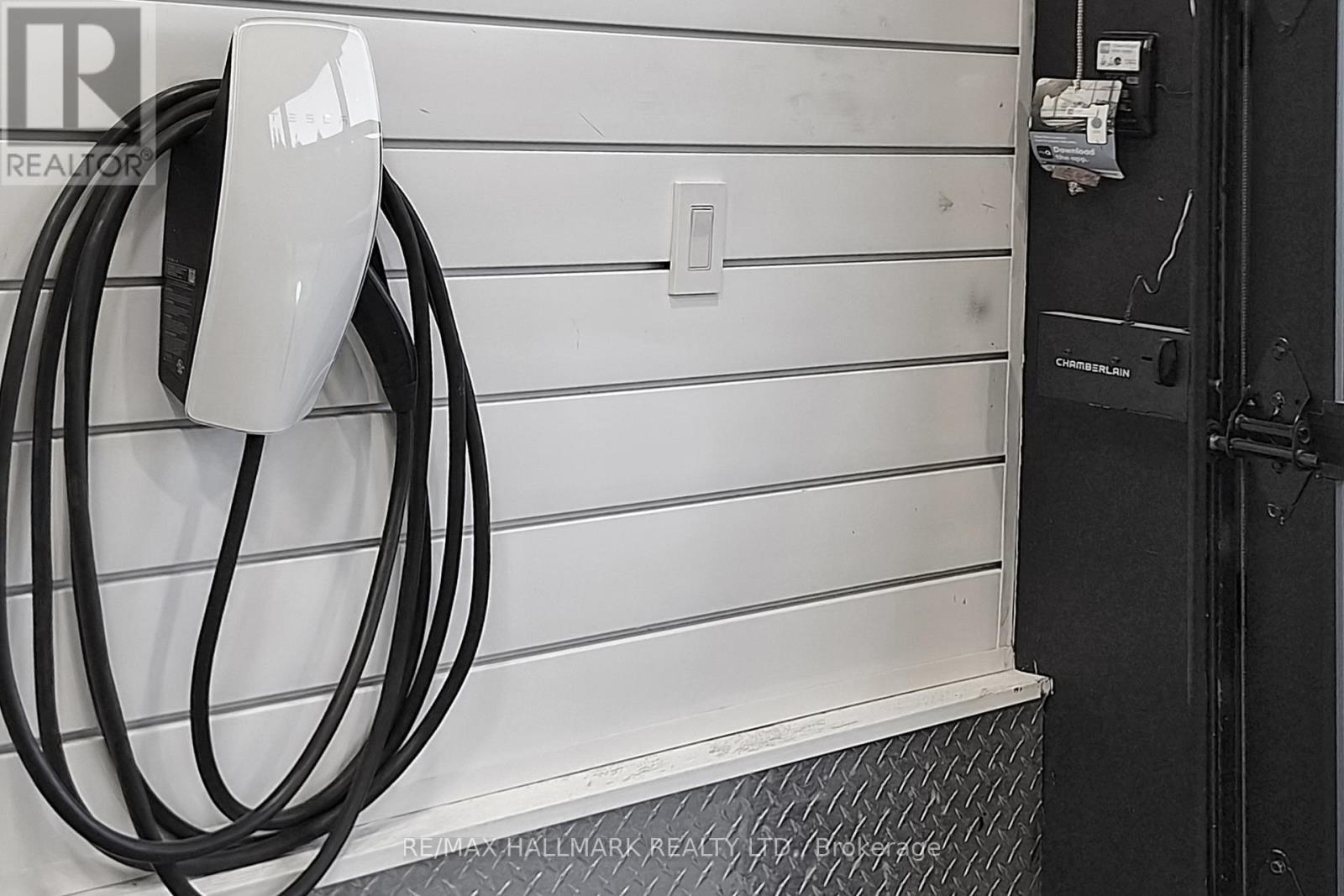 1135 Cenotaph Boulevard, Newmarket, Ontario  L3X 0A7 - Photo 39 - N12841760