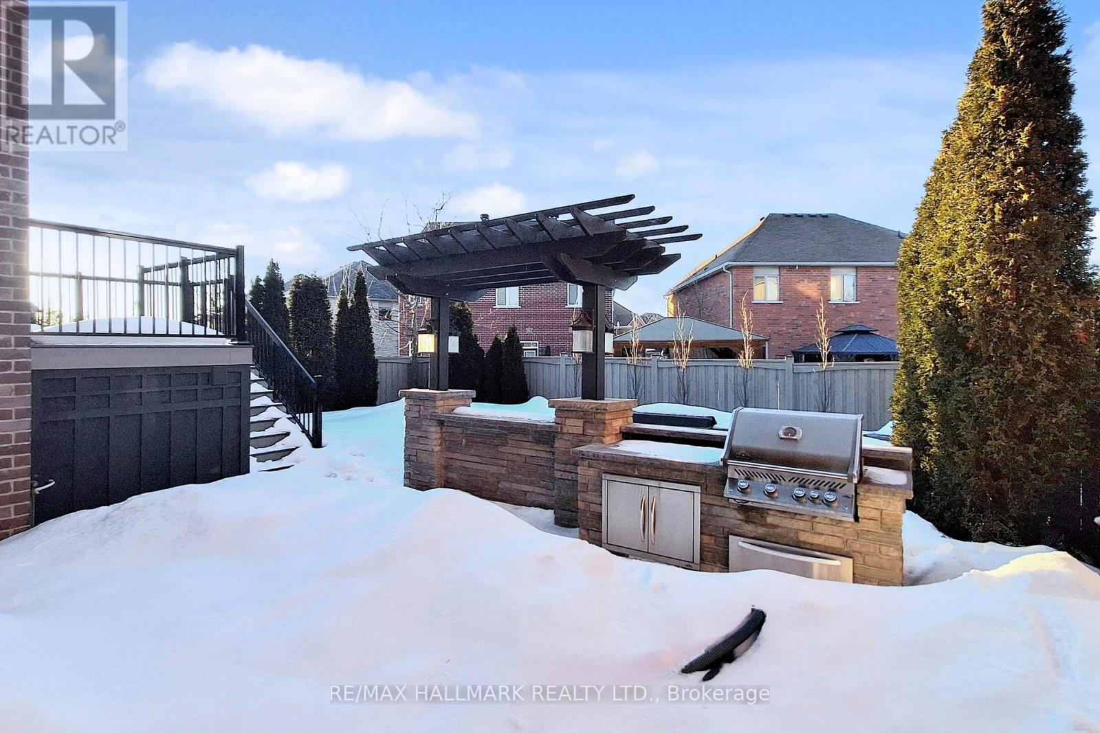 1135 Cenotaph Boulevard, Newmarket, Ontario  L3X 0A7 - Photo 45 - N12841760