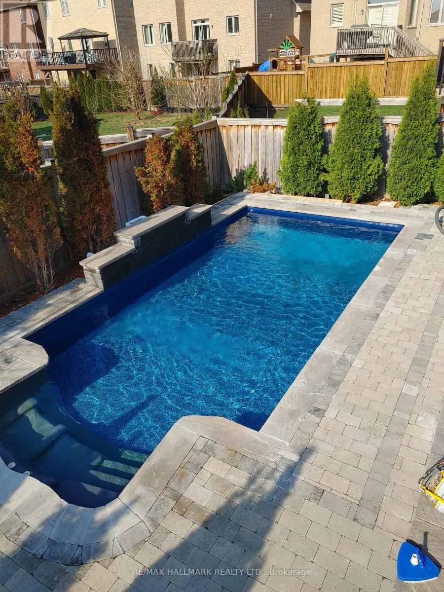 1135 Cenotaph Boulevard, Newmarket, Ontario  L3X 0A7 - Photo 47 - N12841760