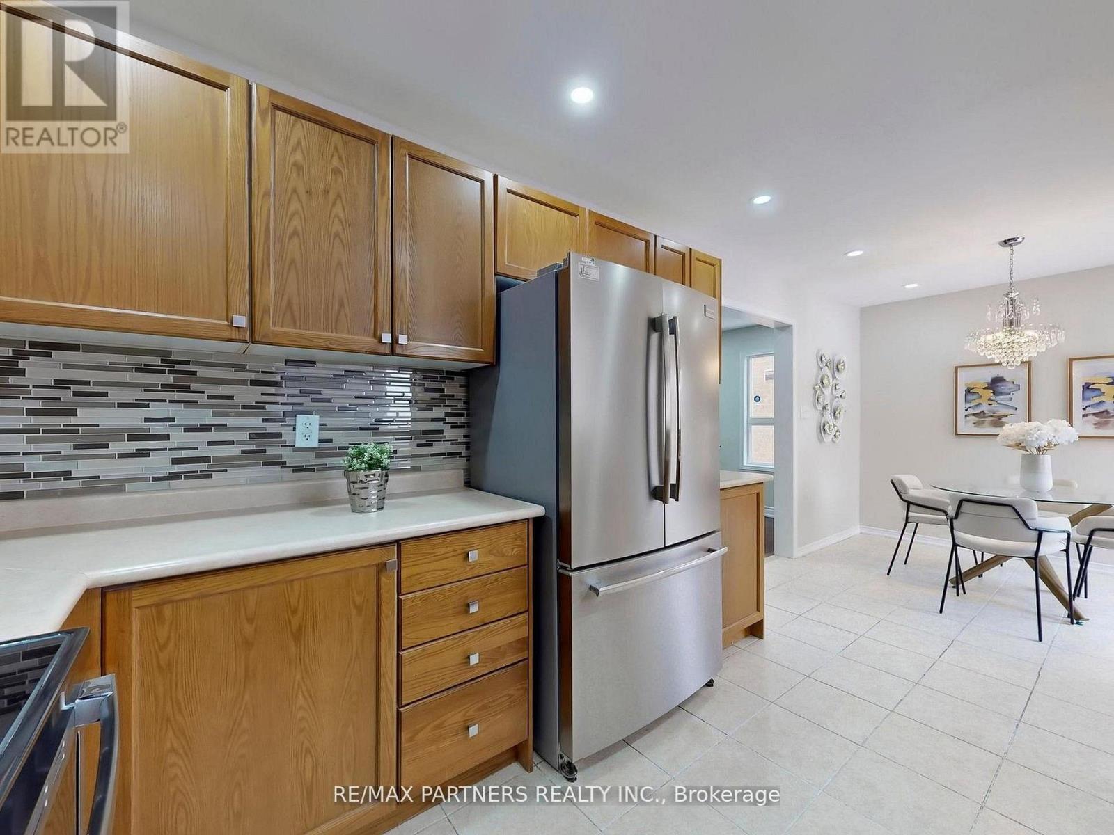 49 Charles Sturdy Road, Markham, Ontario  L6C 3E8 - Photo 12 - N12841784