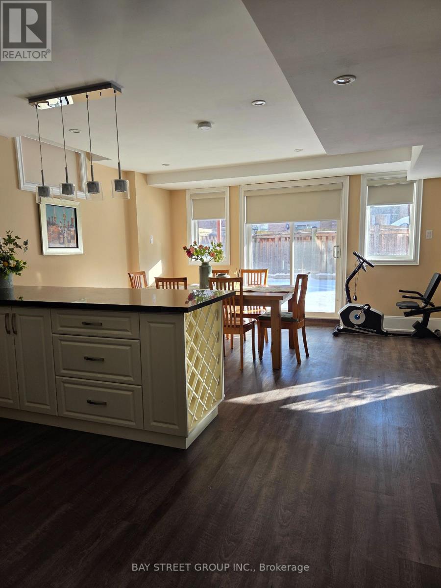 109 Hua Du Avenue, Markham, Ontario  L6C 0P9 - Photo 5 - N12745894