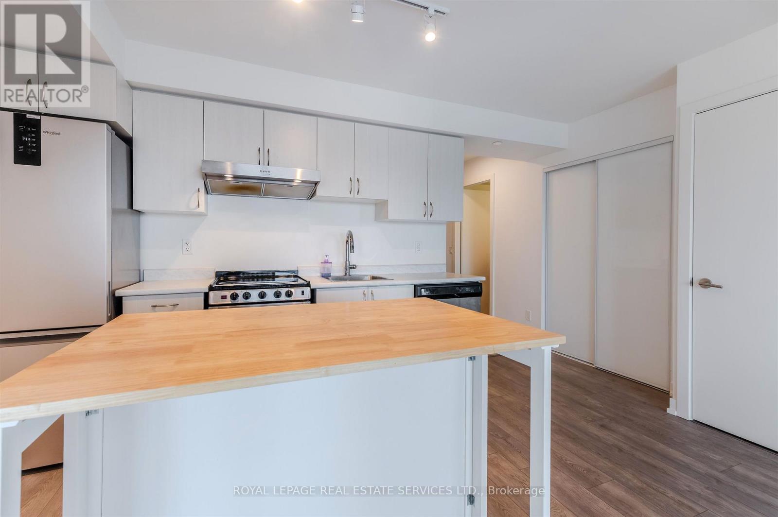 1907 - 10 Wilby Crescent, Toronto, Ontario  M9N 0B6 - Photo 10 - W12841668