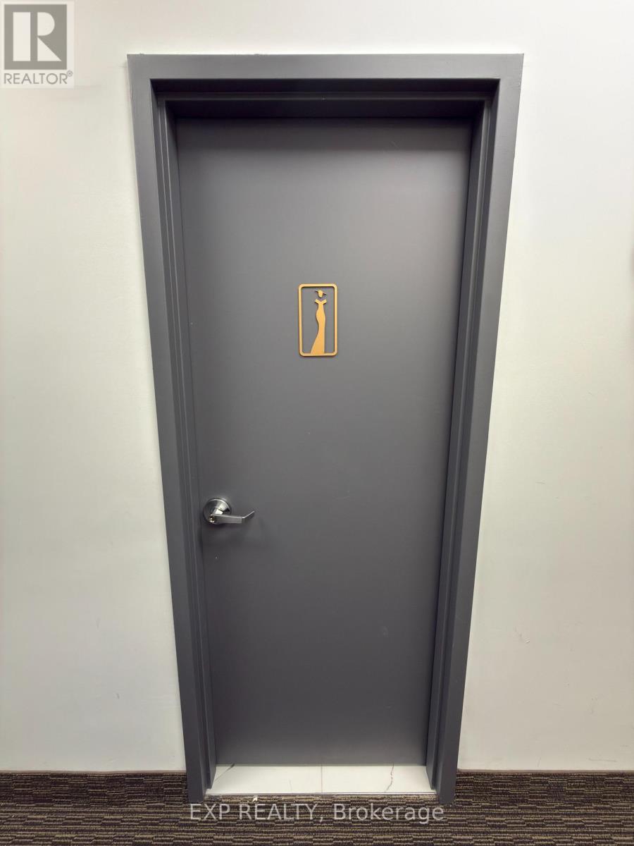 17 - 1075 North Service Road W, Oakville, Ontario  L6M 2G2 - Photo 37 - W12841706