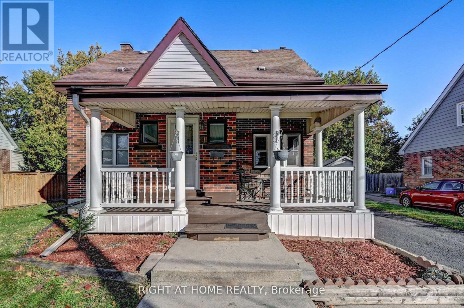 10 Monroe Street, Cambridge, Ontario  N1R 2C5 - Photo 1 - X12841696