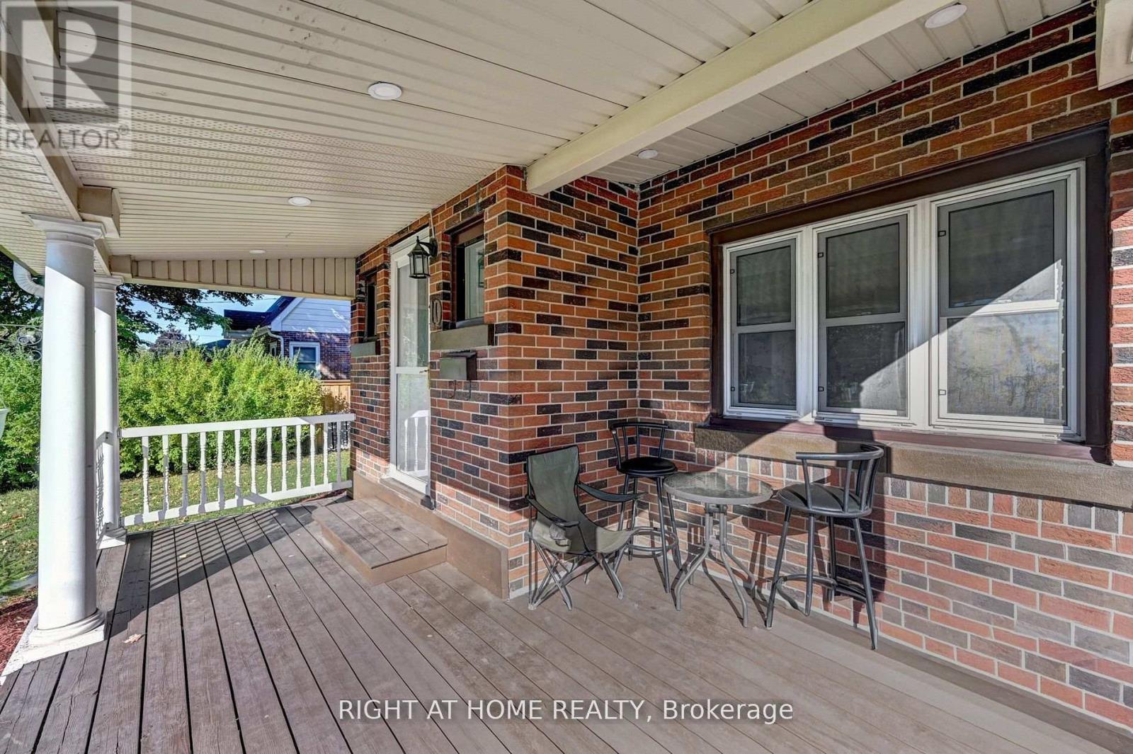 10 Monroe Street, Cambridge, Ontario  N1R 2C5 - Photo 2 - X12841696