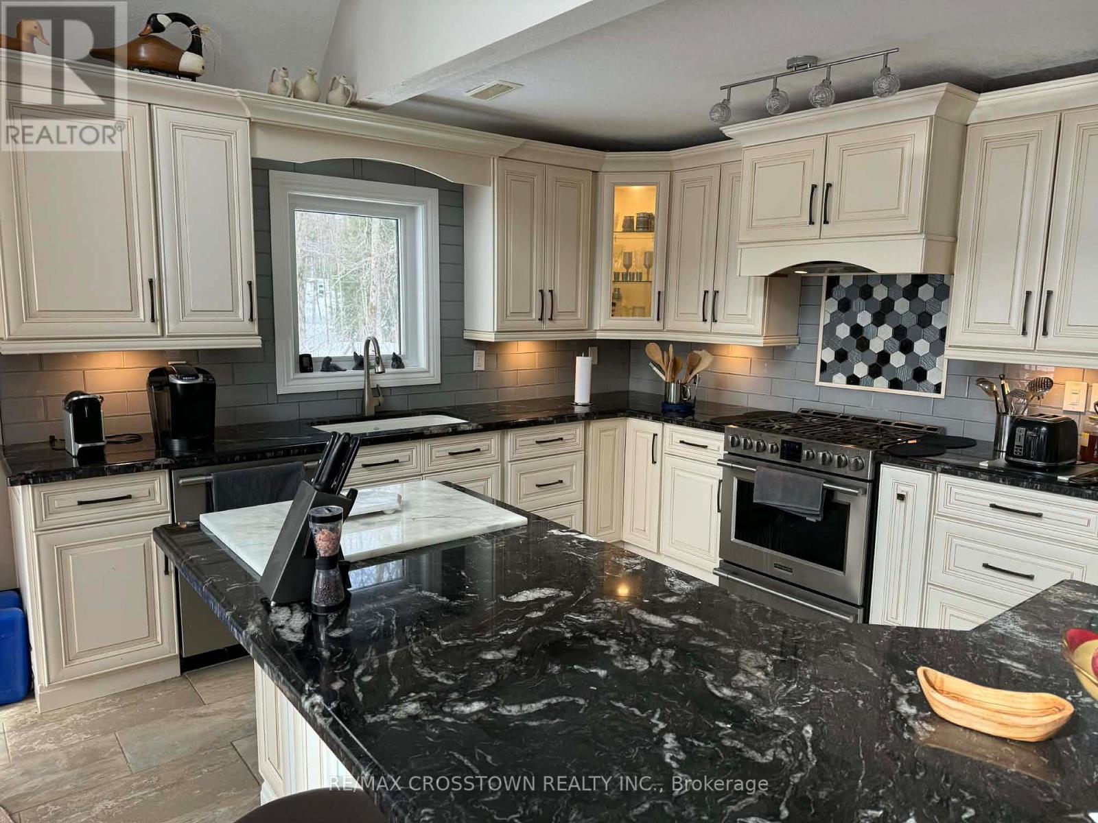 1367 Pickerel And Jack Lake Road, Armour, Ontario  P0A 2C0 - Photo 6 - X12841724