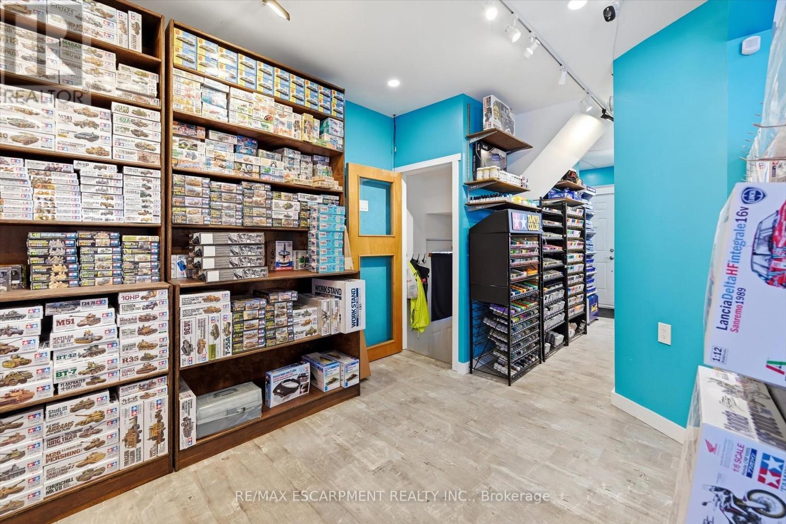 421 Concession Street, Hamilton, Ontario  L9A 1C1 - Photo 10 - X12841736