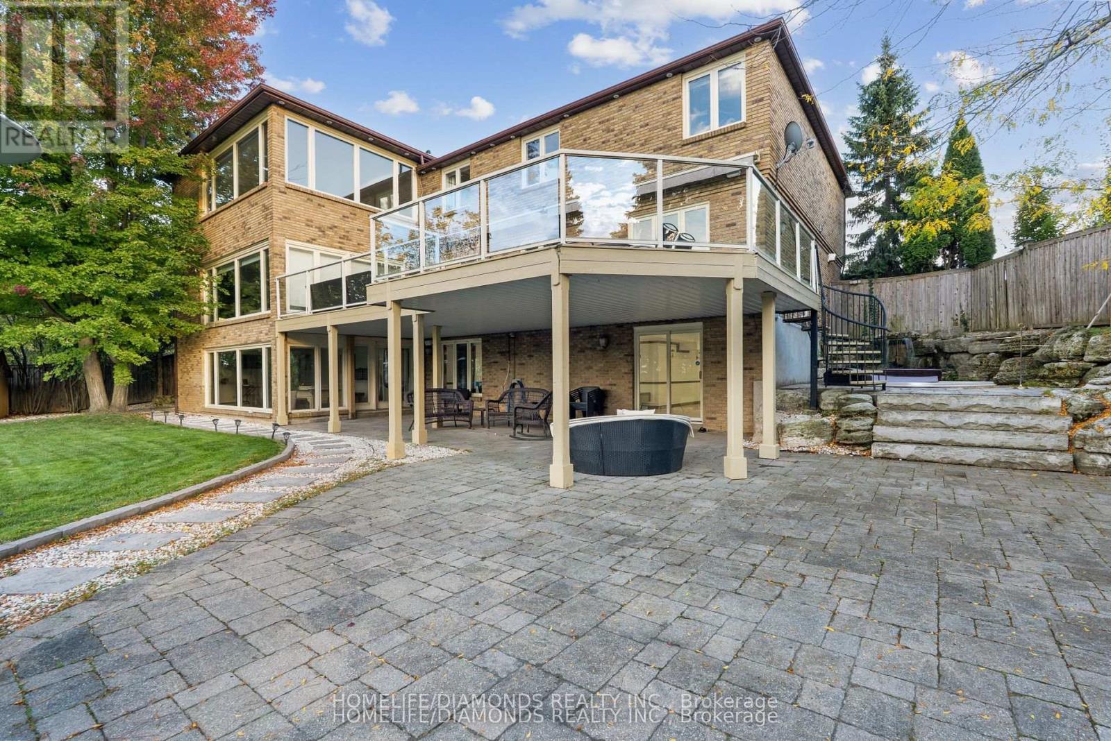 47 Ridge Point Drive, St. Catharines, Ontario  L2T 2S8 - Photo 3 - X12841772