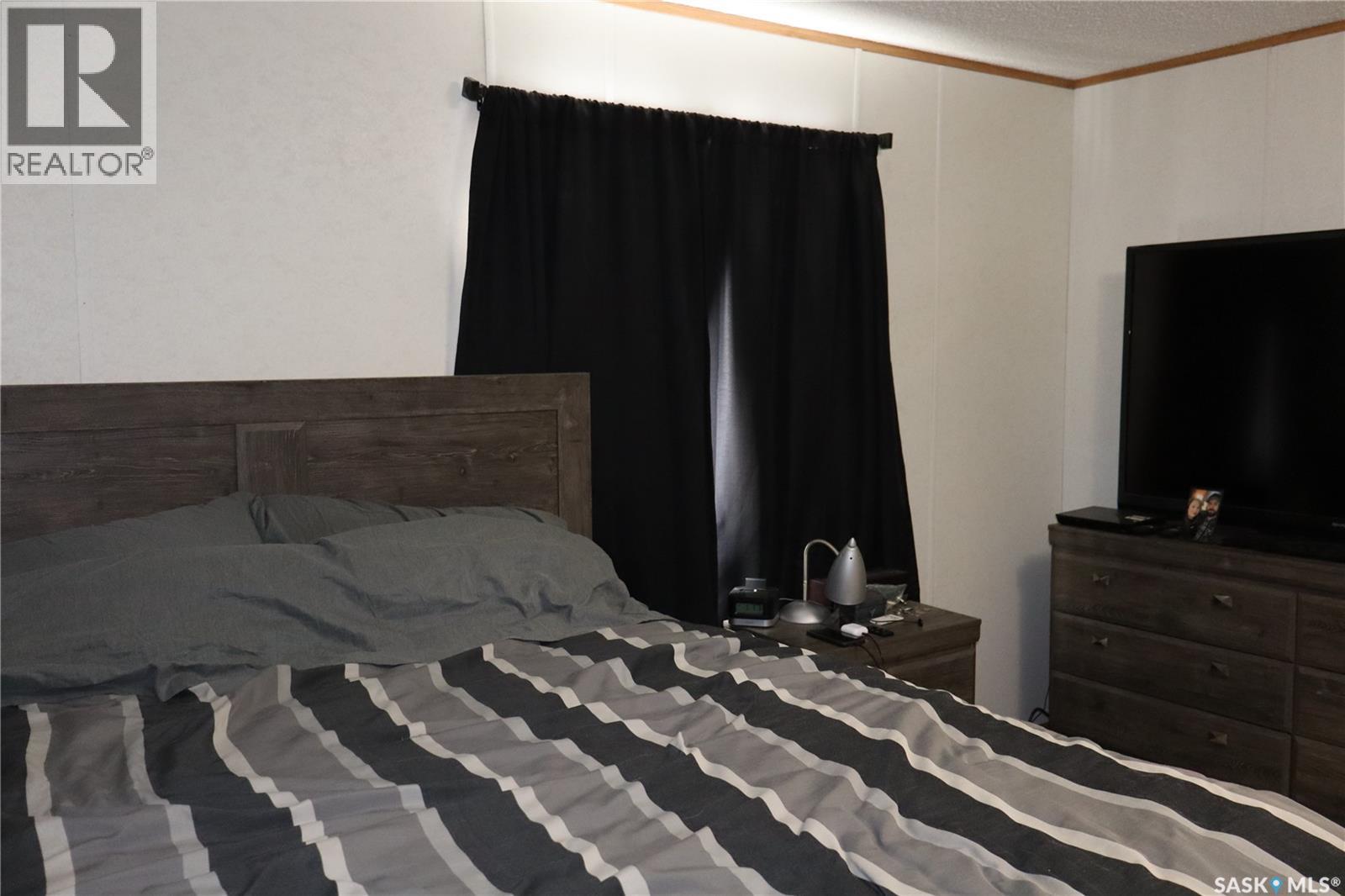 20 H Avenue, Willow Bunch, Saskatchewan  S0H 4K0 - Photo 14 - SK029537