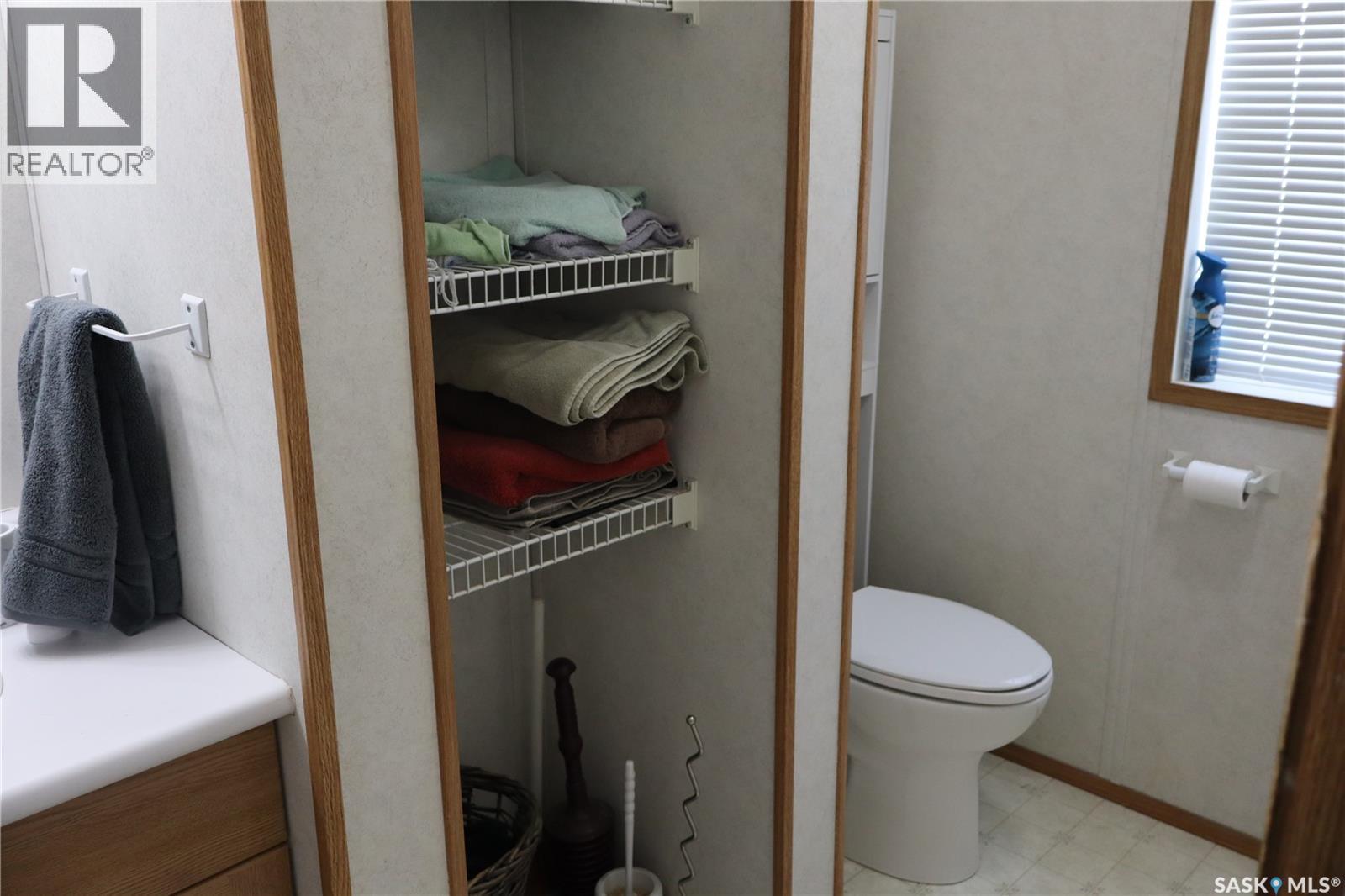 20 H Avenue, Willow Bunch, Saskatchewan  S0H 4K0 - Photo 17 - SK029537