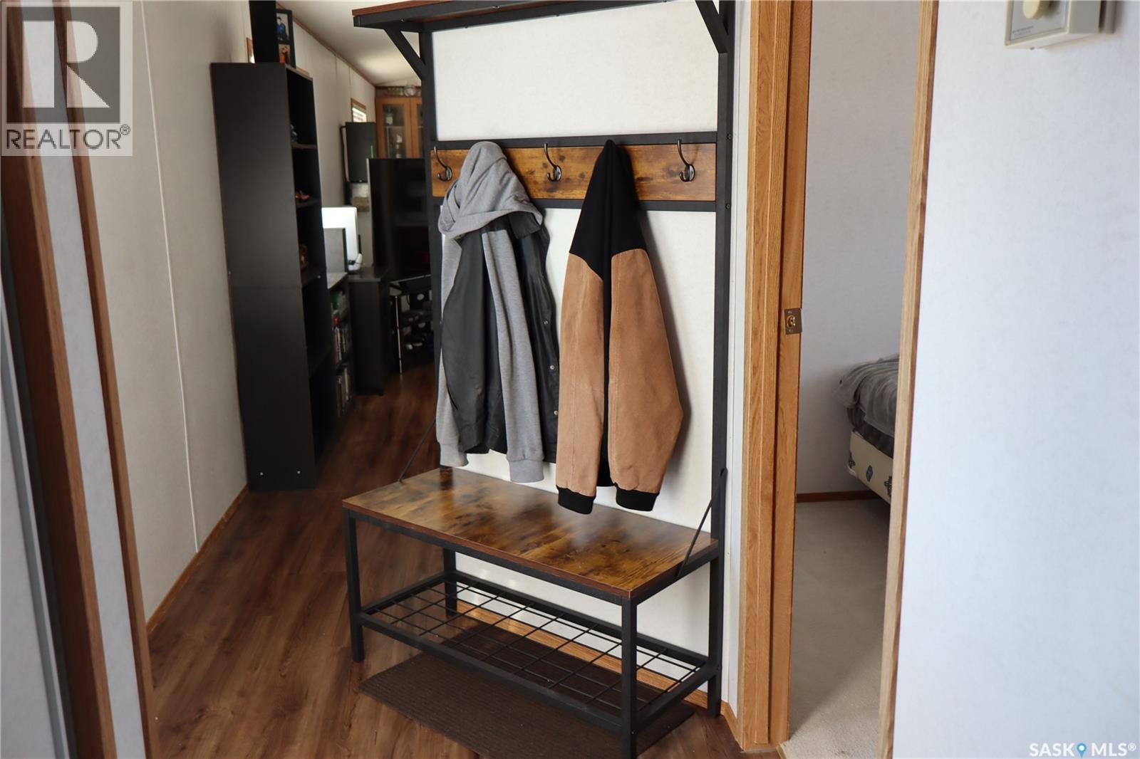 20 H Avenue, Willow Bunch, Saskatchewan  S0H 4K0 - Photo 23 - SK029537