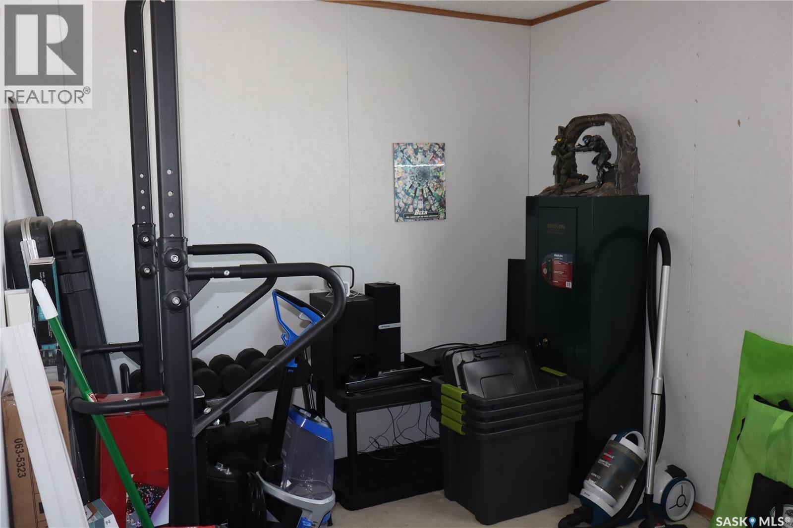 20 H Avenue, Willow Bunch, Saskatchewan  S0H 4K0 - Photo 24 - SK029537