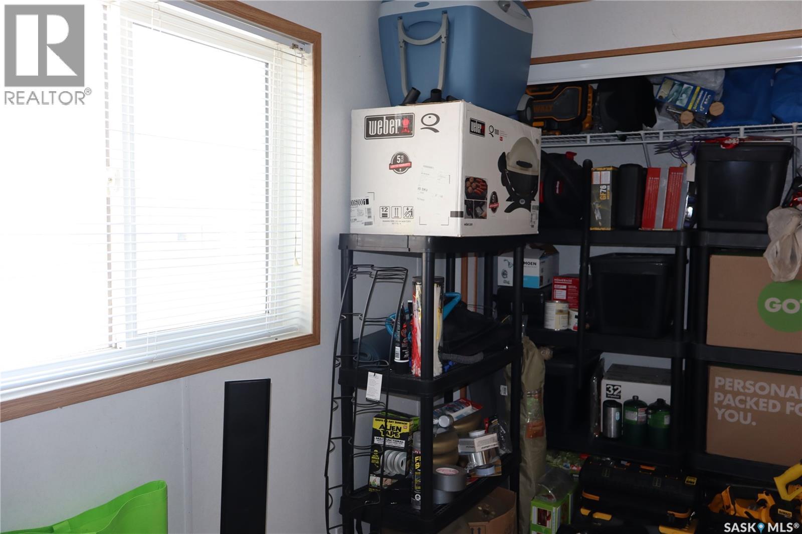 20 H Avenue, Willow Bunch, Saskatchewan  S0H 4K0 - Photo 25 - SK029537