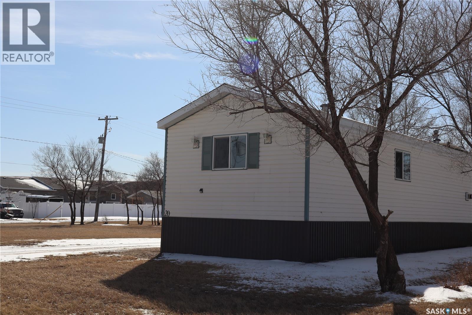20 H Avenue, Willow Bunch, Saskatchewan  S0H 4K0 - Photo 32 - SK029537